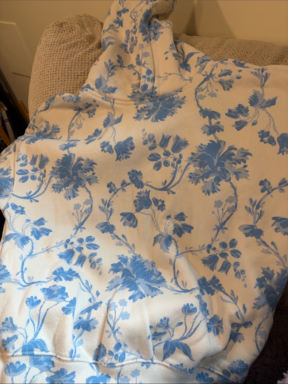 Abercrombie & Fitch White Hoodie with Light Blue Floral Print - Picture 8 of 9